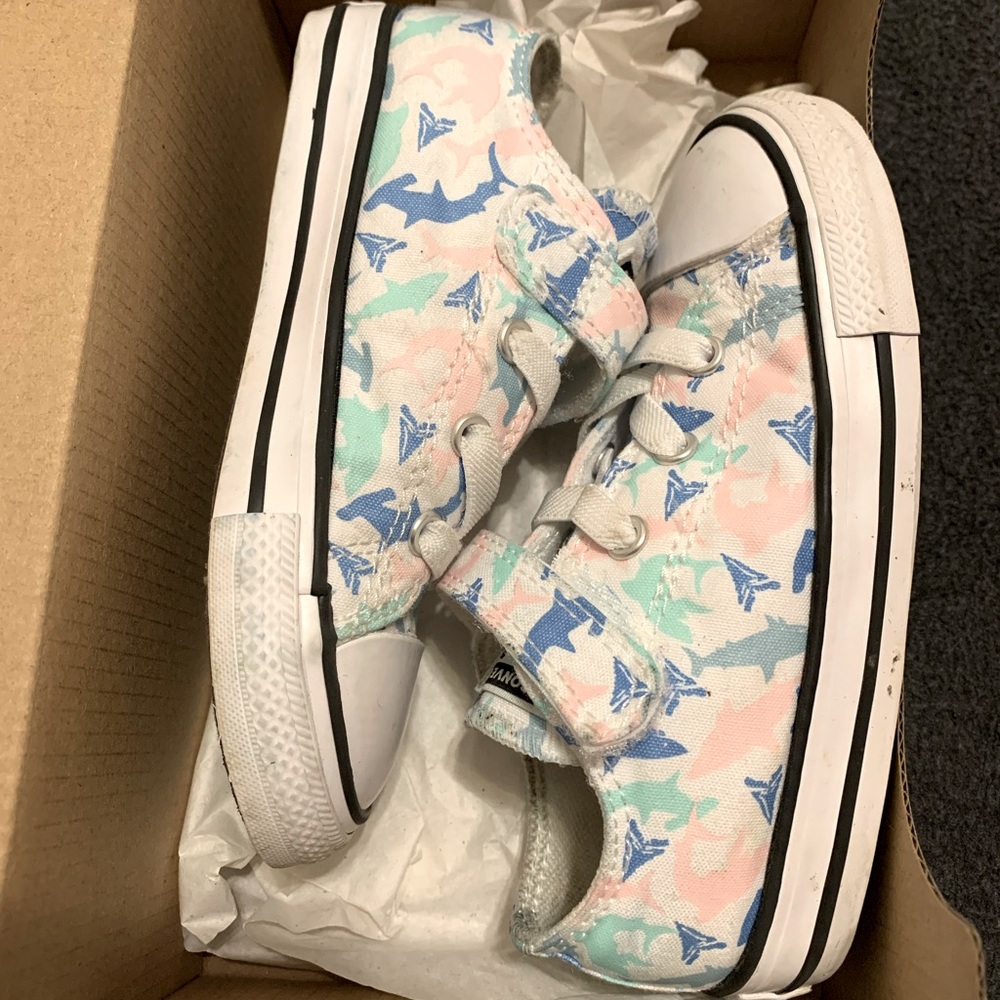Shark Converse